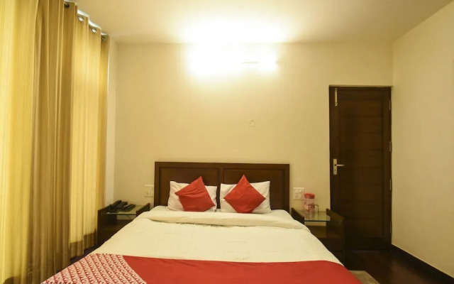 Town Pride Hut By OYO Rooms