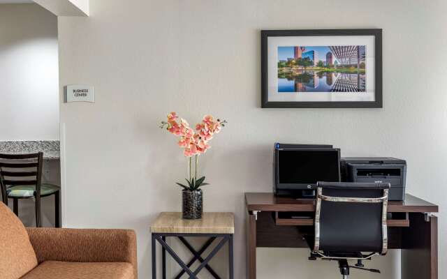 Quality Inn & Suites Longview I-20