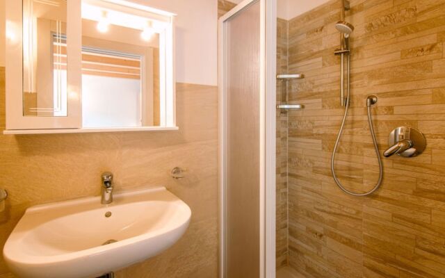 Chiara - Ciampedie (PFS236)