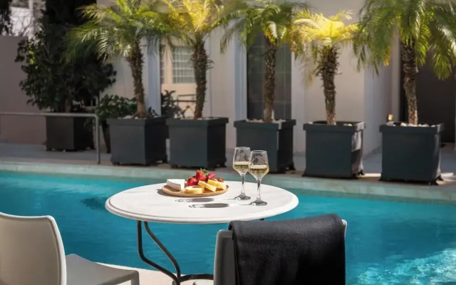 Serena Calm Pool House