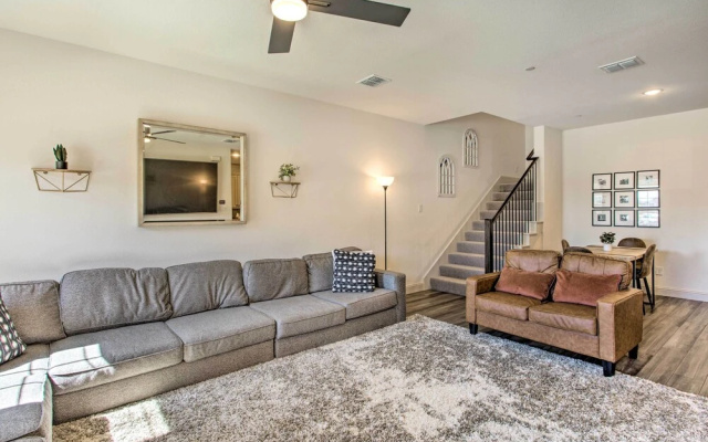 7 Mi to Lewisville Lake: Family Townhome in Frisco