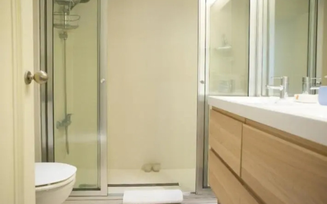 Apartment W Stunning View - MARINA - Free Parking & AC