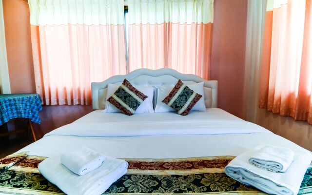 Tanaosri & Creekside Resort