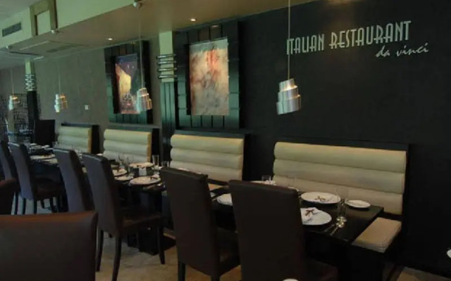 Parsian Esteghlal International Hotel