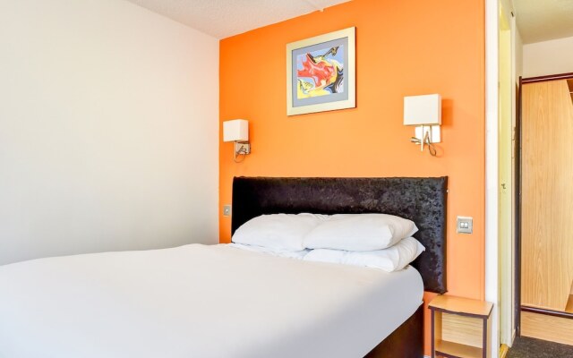 The Hotel Rafiya, Redditch