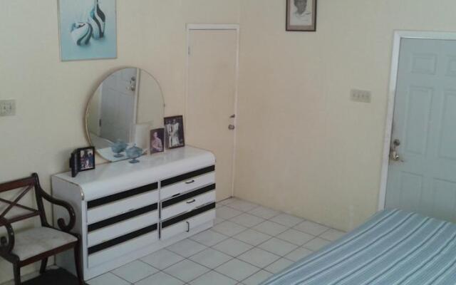 Hugo's Guest House