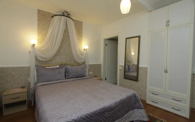 Queen Nano Hotel