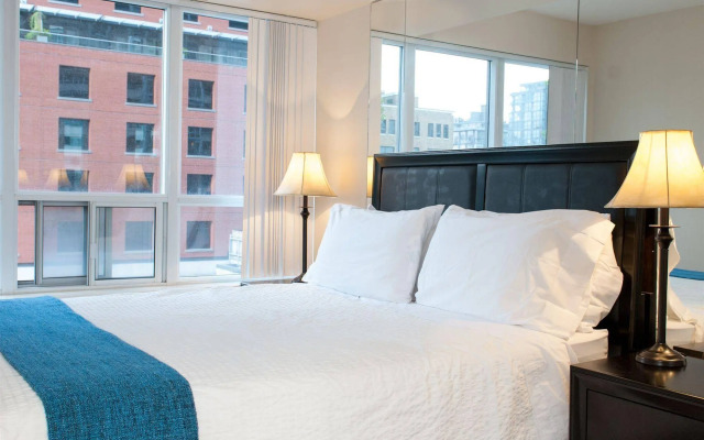 JJ Furnished Apartments & Private Suites Toronto: Entertainment District
