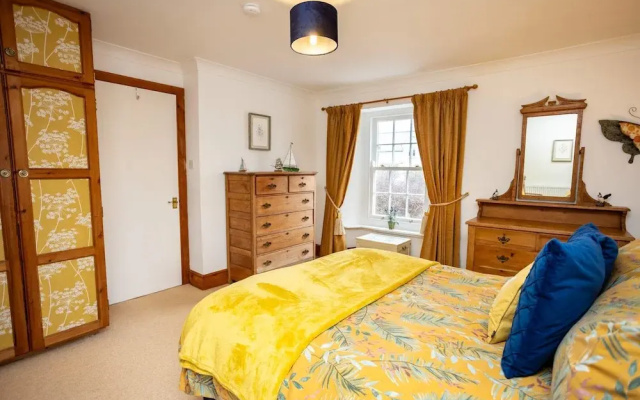 Hall House 3 Bedroom House St Florence