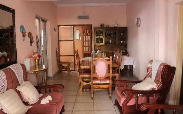 Mohlongwafatshe Guest House