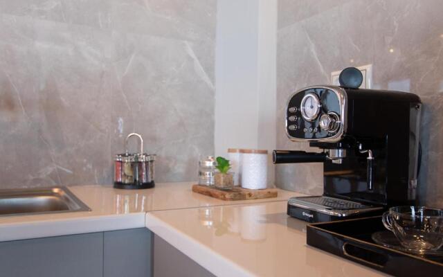 Georgianna's suite with private pool , 'greysuite'