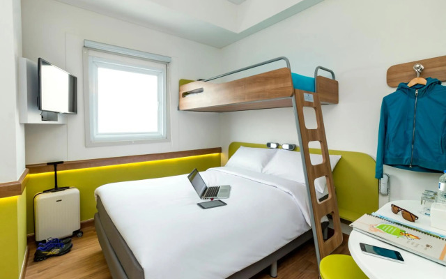 Deka Hotel Surabaya HR Muhammad