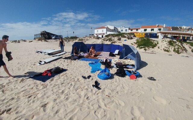 Peniche Surf Lodge - Hostel