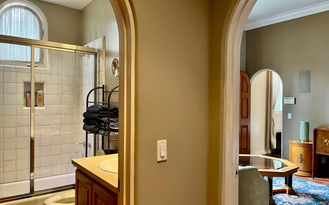 Beverly Hills Spanish Bed and Breakfast