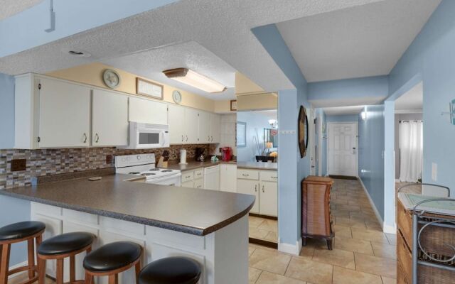 Regency Towers 703