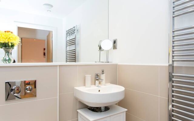 Newly Apt for 6 in Greenwich/By Westcombe Park St