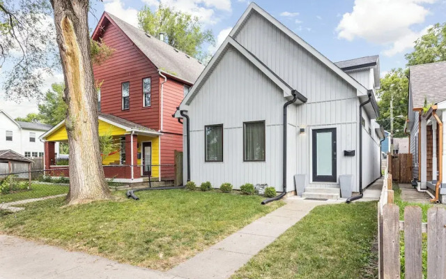 Entire Home in Fountain Square