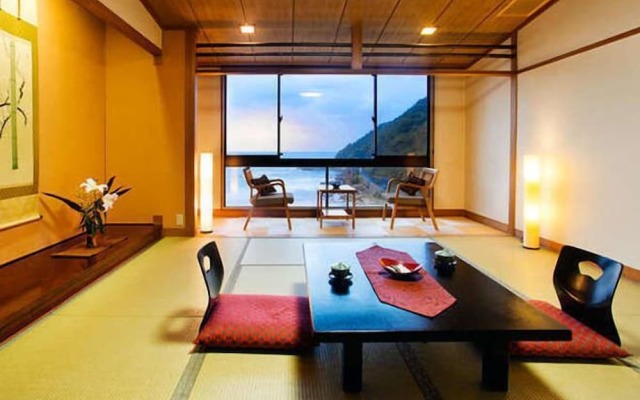 Japanese-style hotel Yuuhigaura