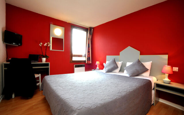 Brit Hotel Confort Pau Lons