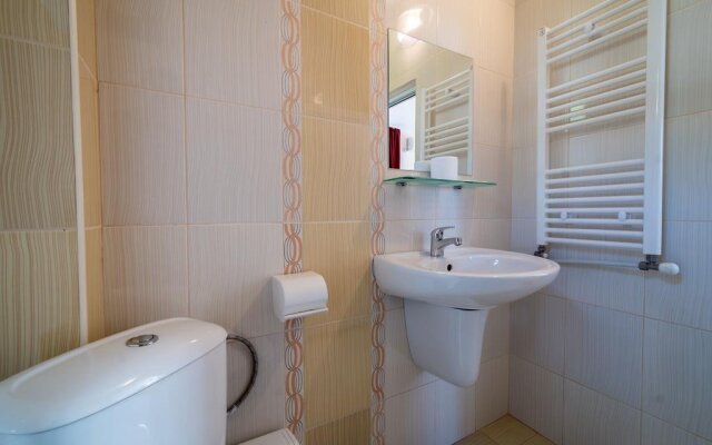 Hotel Bor
