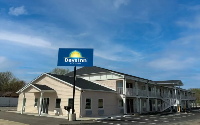 Days Inn by Wyndham Troy IL