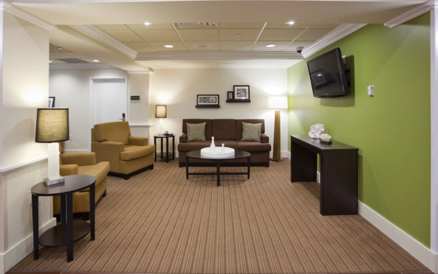 Holiday Inn Exp Stes Rogers by IHG