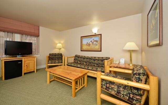 Best Western Plus Plaza Hotel