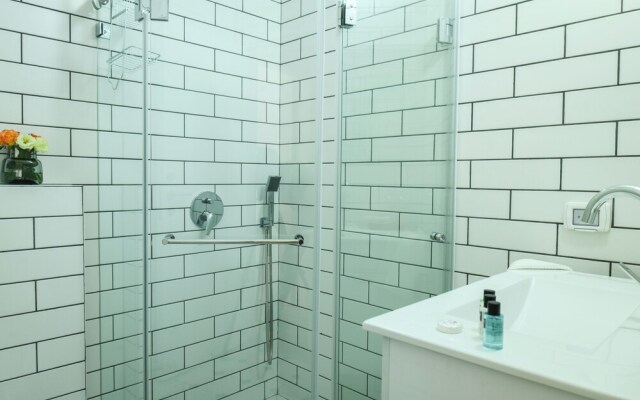 Simple Living in Tel Aviv by Sea N' Rent