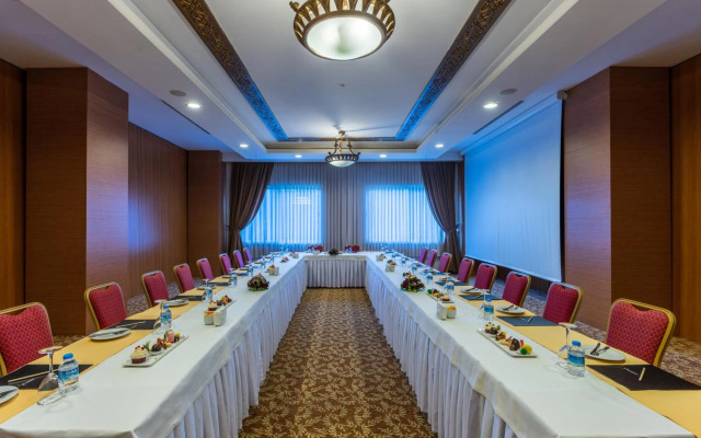 Adenya Hotel & Resort