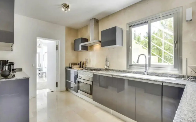 Beautiful Villa With Leisure Activities