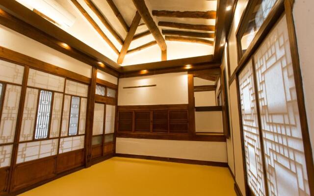 Hanok1957