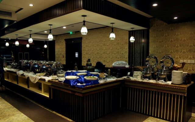 Clifton International Hotel