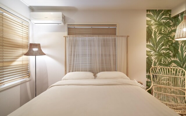 Butler:Lee Allsuites