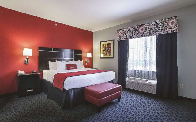 La Quinta Inn & Suites by Wyndham Dallas - Hutchins