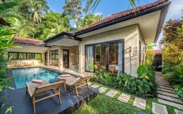 Rumah Villa by EVDEkimi - Cozy Ubud's 2BR Escape with Huge Pool & Patio – Outside – Ubud