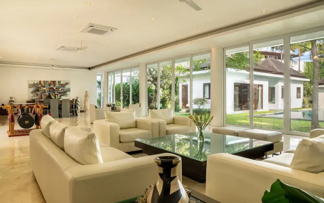 Villa Istana Putih by Maheswara
