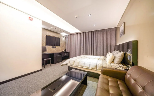 Ulsan Yeongnam Alps King Motel