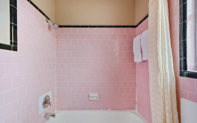 Capital O Hotel Beeville - US 181