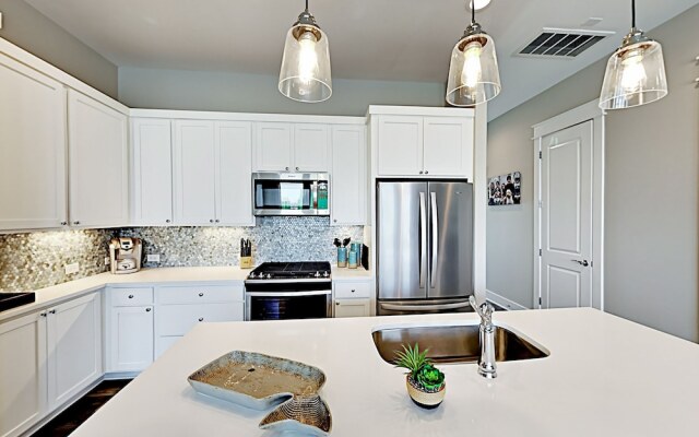 Luxe Waterfront #203 - 2 Br Villa