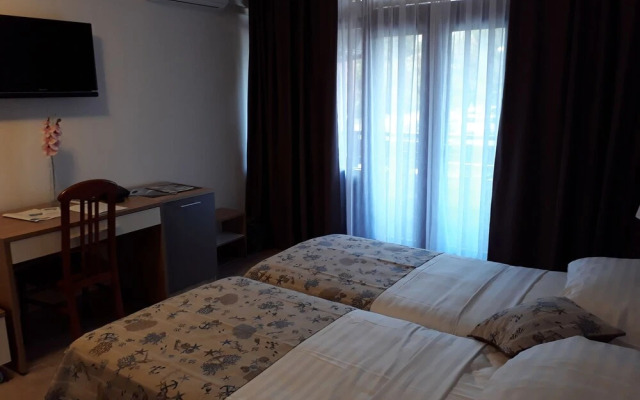 Hotel Albamaris
