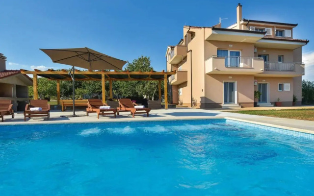 Holiday house with a swimming pool Dugopolje, Zagora - 19033