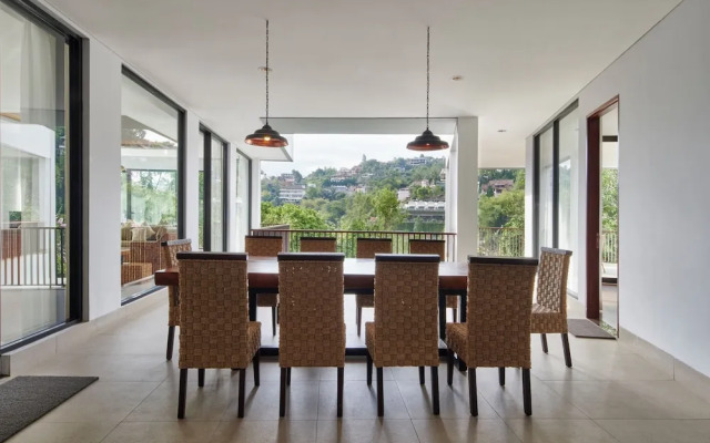 Radiance Hill View 10BR Villa with a Private heated swimming Pool
