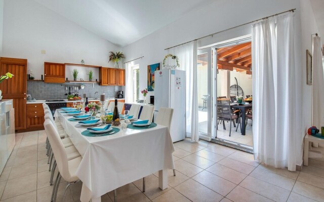 Amazing Home in Linardici With Wifi and 6 Bedrooms