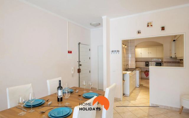 #043 Saradel Old Town Center Beach