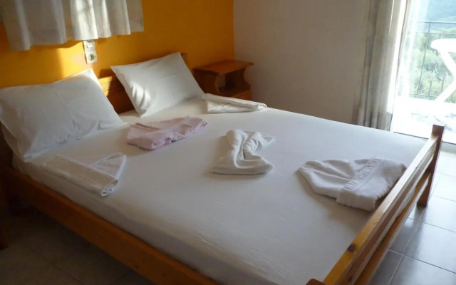 Babis Taverna & Rooms