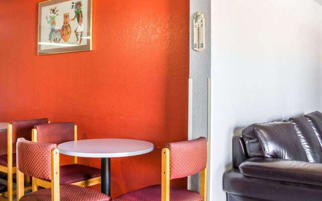 Rodeway Inn Winslow I-40