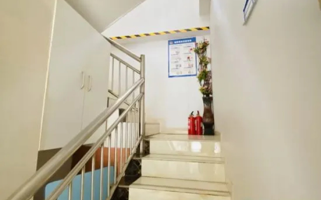 Tianhao Business Hotel (Nanjing Hehai University Focheng West Road Subway Station) – Hotel Rooms – Nanjing