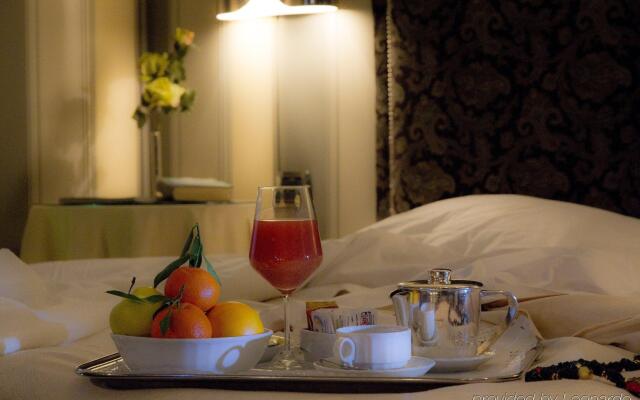 Marcella Royal Hotel - Rooftop Garden