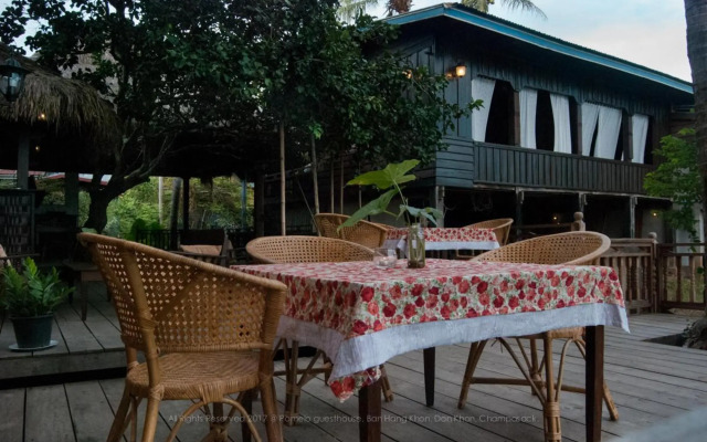 Pomelo Restaurant and Guesthouse