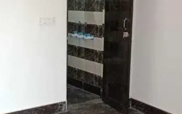 POP 89621 Hotel Yuvraj Place